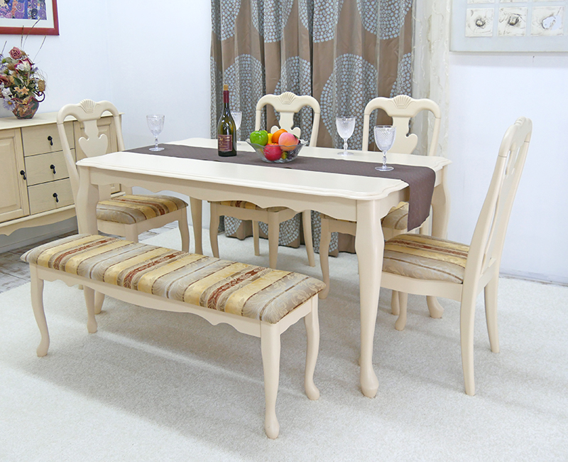 猫脚テーブル150cm幅、高級感のあるアイボリー色のダイニングテーブル6点セットです。トルコ製布張りチェアが更にエレガントなダイニングへ