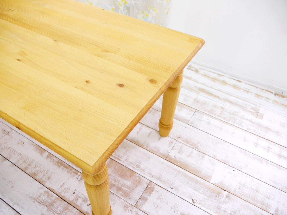 パイン無垢材  天然木のオイル仕上げテーブル天板